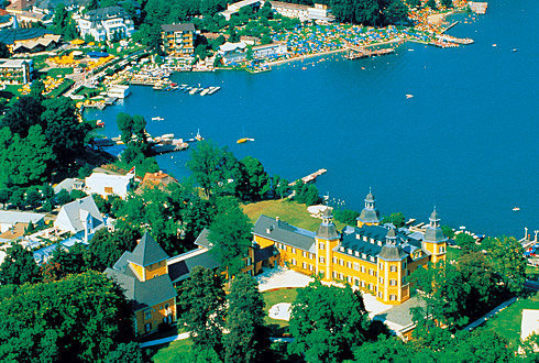 Velden a Wörthi-tó mellett.
