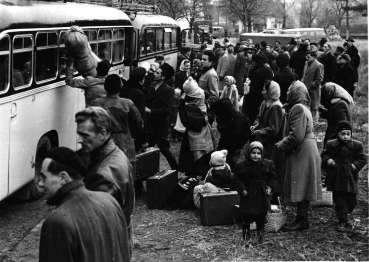 Magyar menekültek 1956 telén Ausztriában.