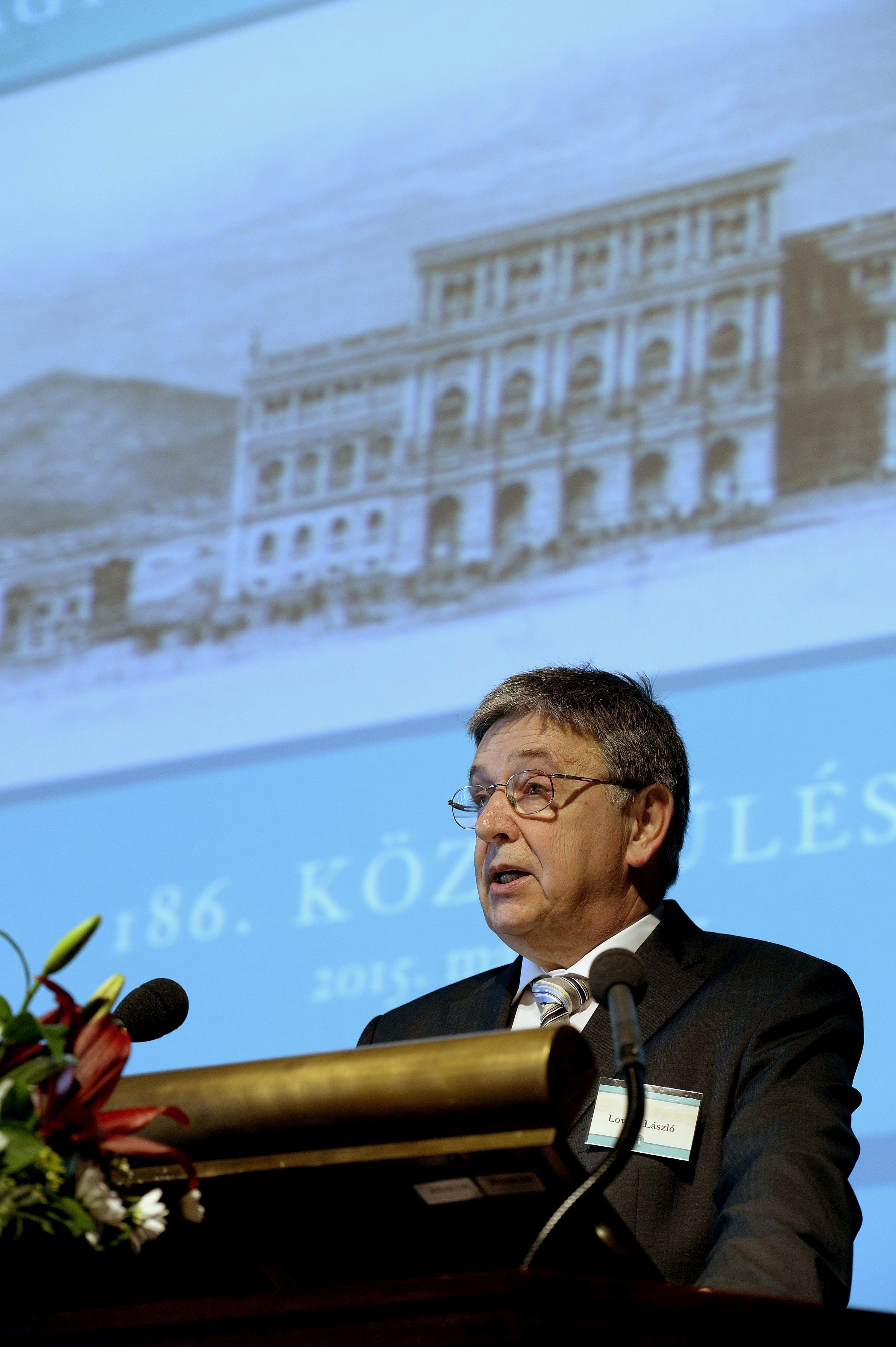 Lovász László, az MTA elnöke beszédet mond a Magyar Tudományos Akadémia (MTA) 186. rendes közgyűlésén az intézmény dísztermében 2015. május 4-én. (MTI Fotó: Bruzák Noémi)