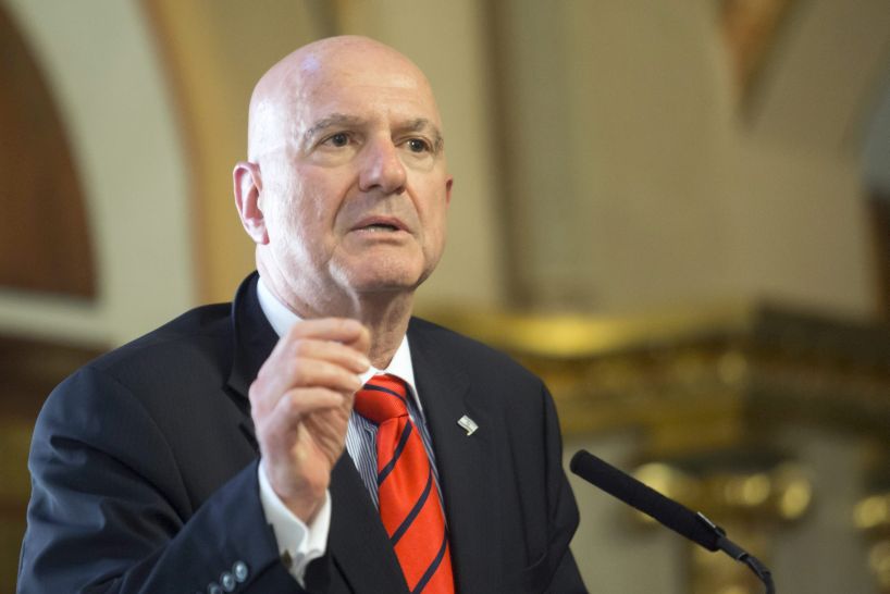 Ilan Mor, Izrael Állam magyarországi nagykövete beszél a Pázmány Péter Katolikus Egyetem tartott sajtótájékoztatón Budapesten 2015. május 26-án. A tájékoztató témája, az első, egyetemi szintű, a holokausztról szóló tárgy bevezetése, amely kötelező az egyetemi hallgatók számára a diplomájuk megszerzéséhez. (MTI Fotó: Mohai Balázs)