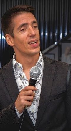 Farkas Gábriel Frank Sinatrát idézte meg kellemes hangjával.