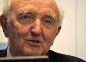 Kroó Norbert.