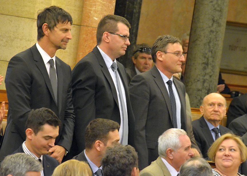 A segítőtársakat is megtapsolták.