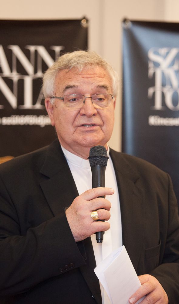 Várszegi Asztrik pannonhalmi főapát.