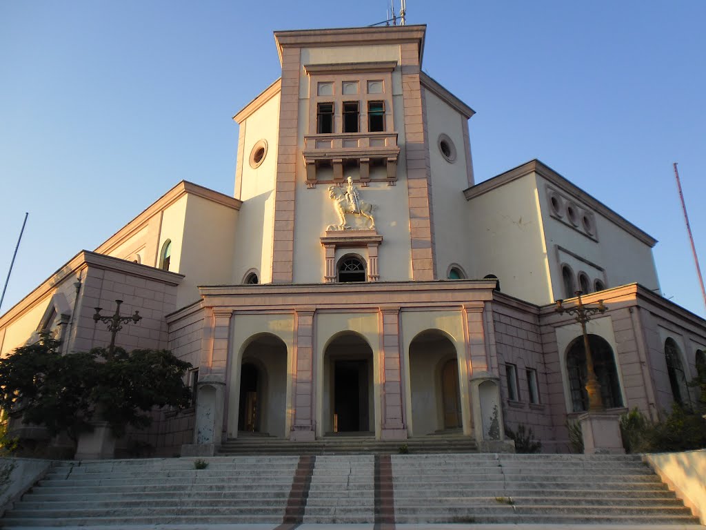 A durrësi jórészt felújított királyi villa.