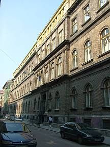 A Trefort utcai gimnázium.