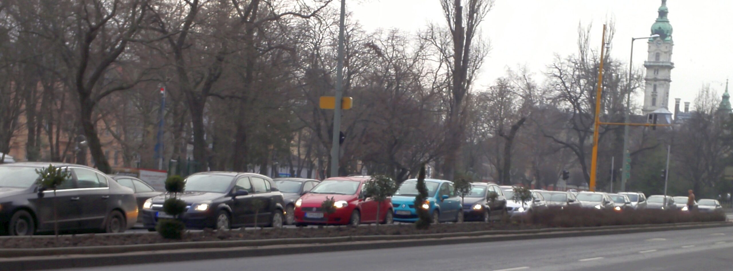 Milyen volt őszőkesége kék fényben?