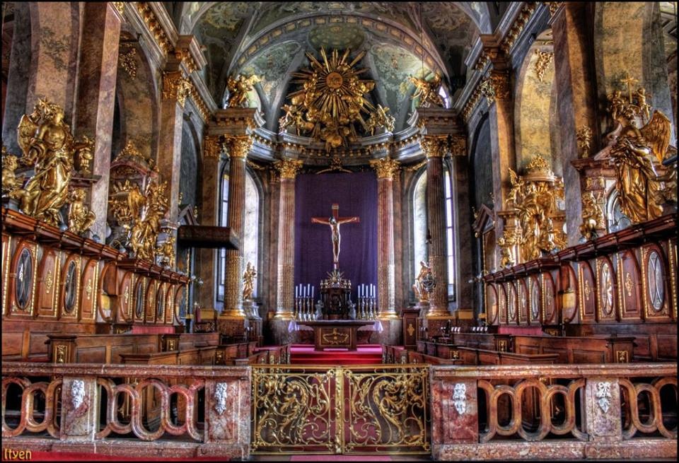 ​Szentélyrombolás a győri székesegyházban