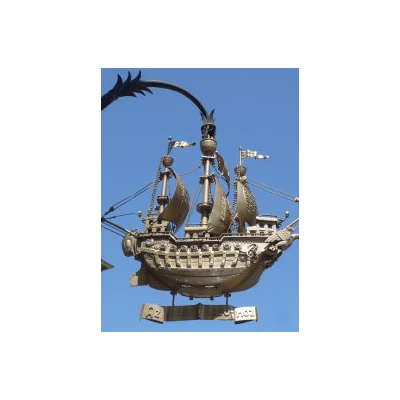 Szódásüveg formájú csobogó Győrött Jedlik Ányos emlékére