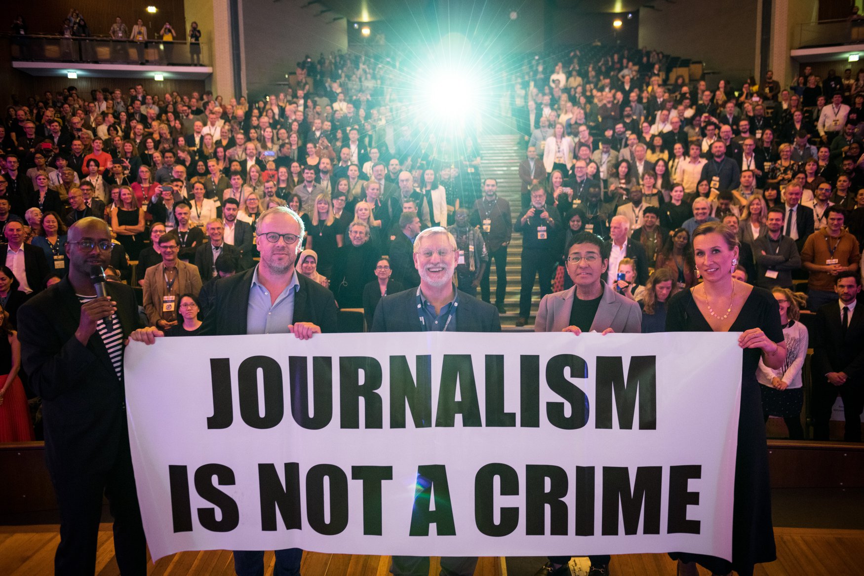 Tényfeltáró újságírók világkonferenciája – azeri pénzmosoda magyar vonatkozással