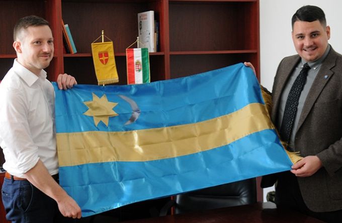 Székelyföld és úgynevezett zászlaja