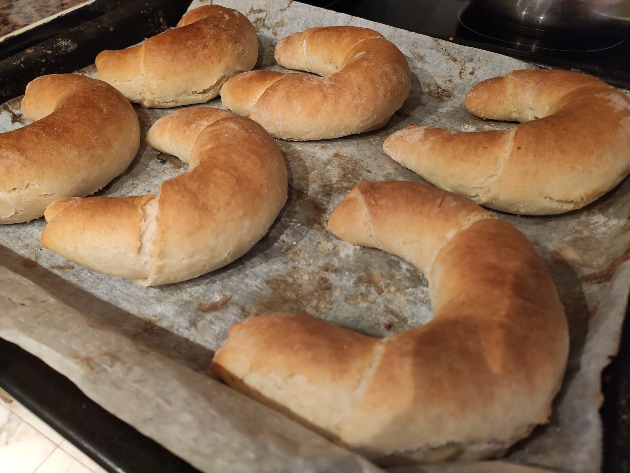 Száznyolcvan millió forintos bírság egy kifliért