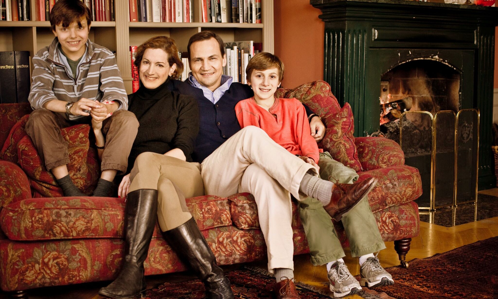 A lopakodó önkény egyszer csak megjelent