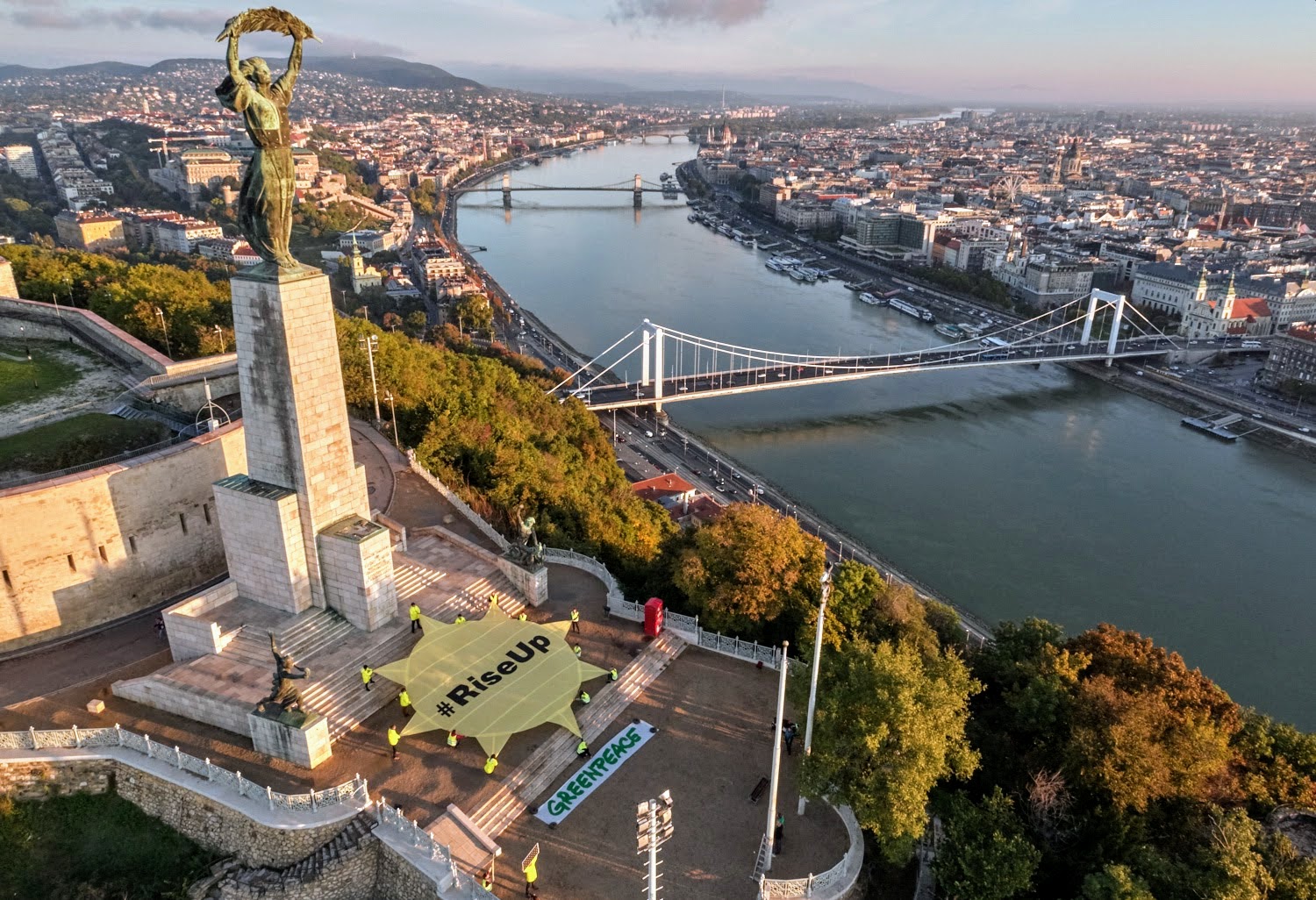 Legyen a válság esély az  ország újjáépítésére