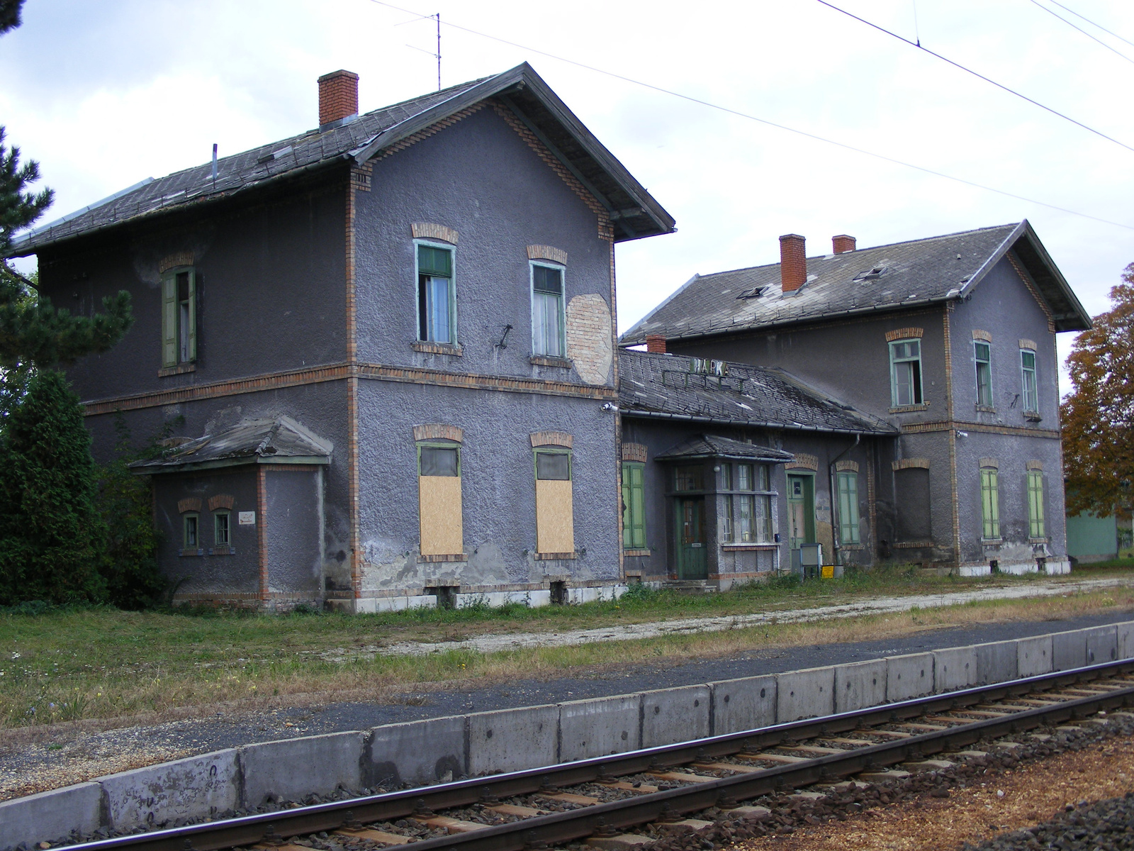 Vasútállomás havi egy forintért