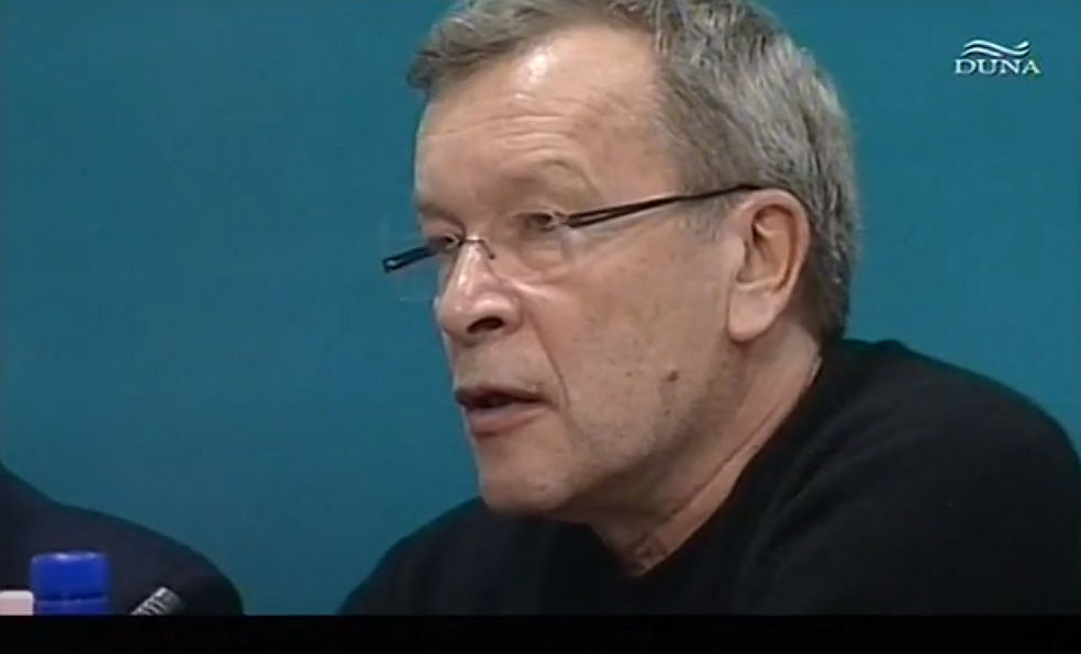 Az újságíró archívumából: „A világ egyre hülyül”