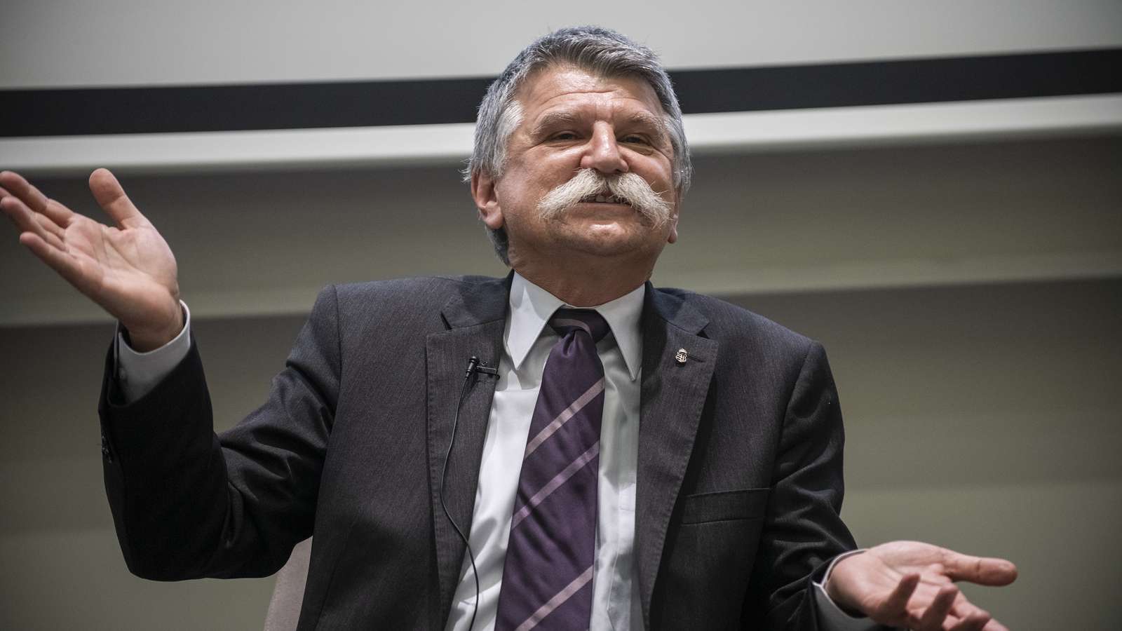 Szabad-ötletek jegyzéke – több ülésben