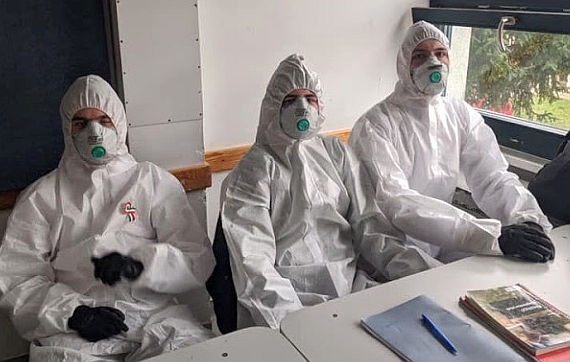 Ballag már a vén kontinens