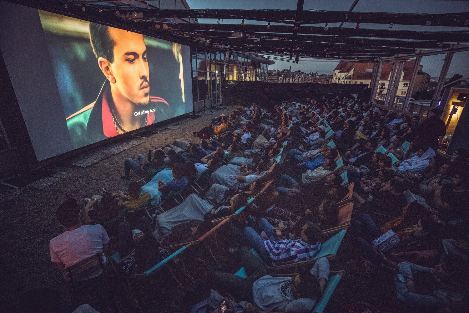 Nyári mozizás másképpen: a tetőn