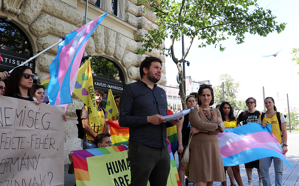 Jó 100 ezren kérik Kozma Ákost: dolgozzék