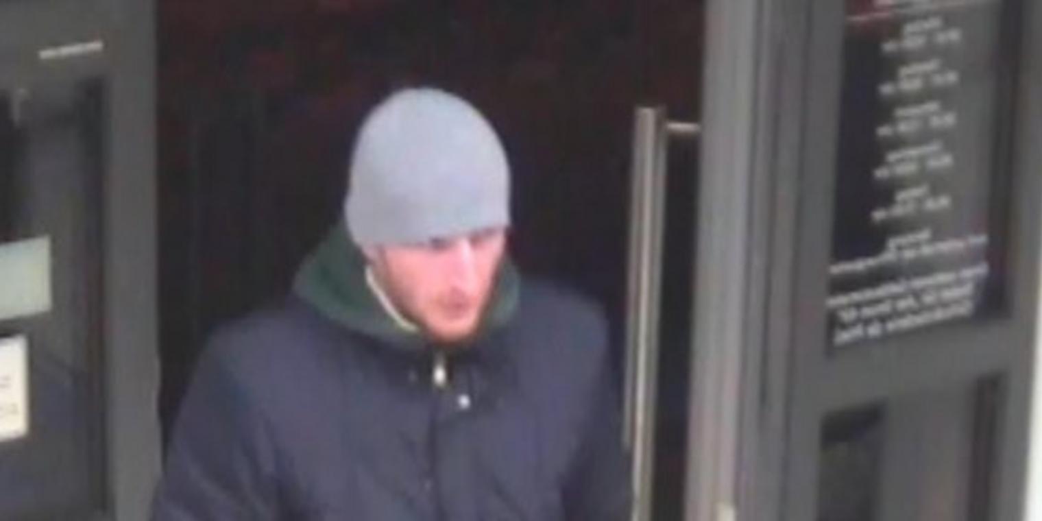 Bankkártyakrimi: kifosztotta hajléktalan társát