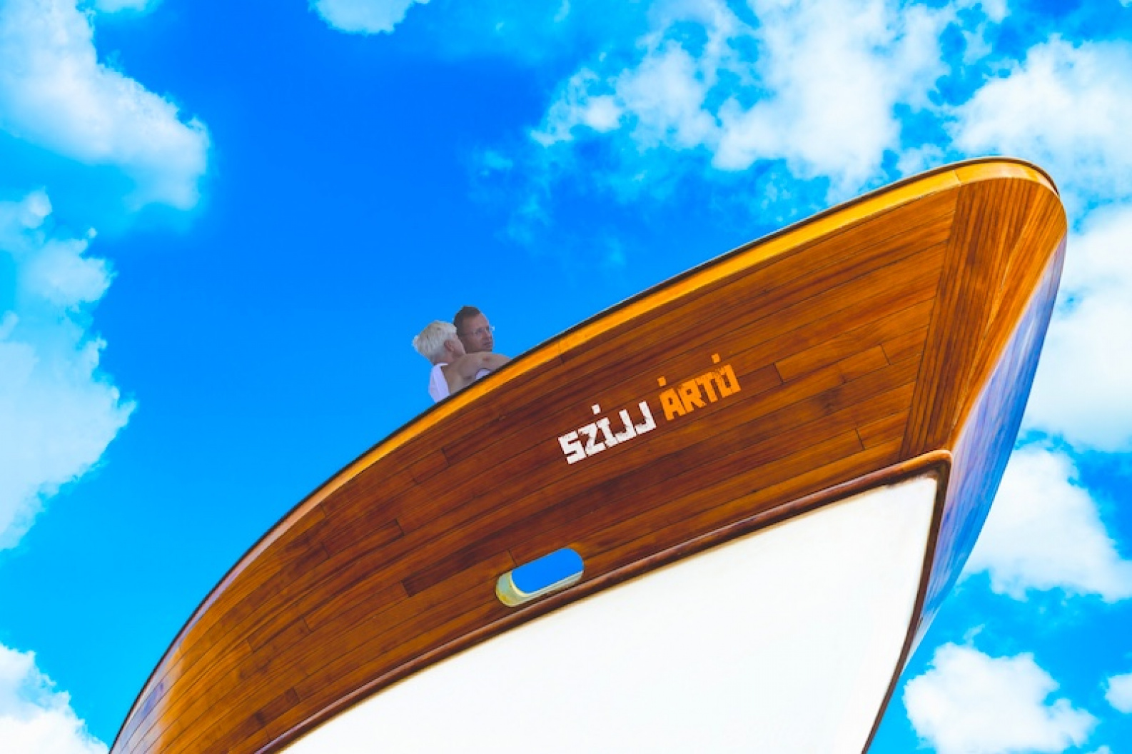 Szijjártó nyaral, és hihetetlen dolgokat posztol