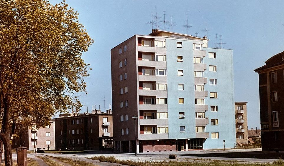 Az újságíró archívumából: Az égszínkék szülője