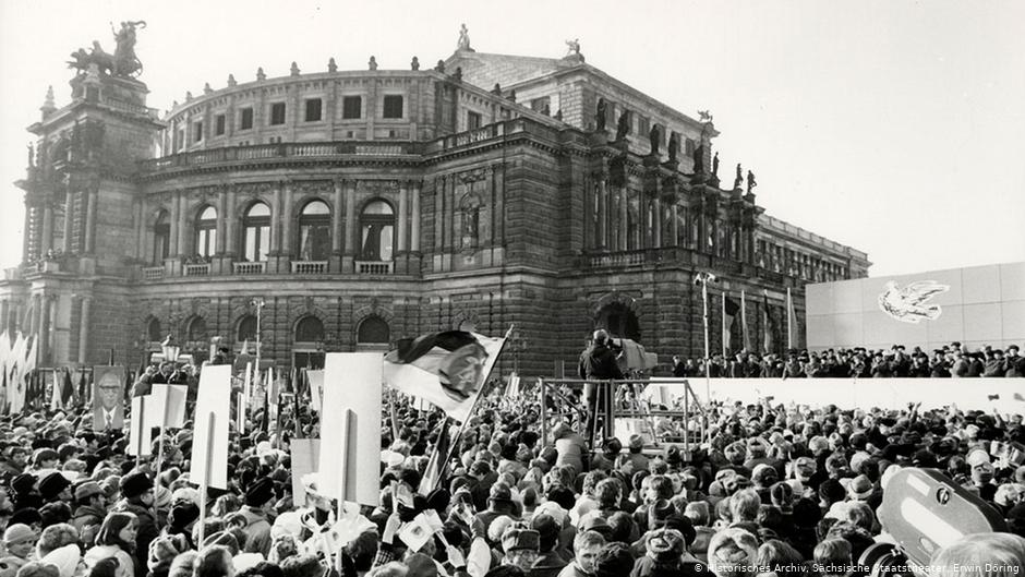 Az újságíró archívumából: egyedül a Semper Opera páholyában