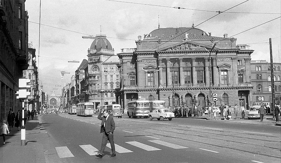 Gulyáskommunizmusból kaszárnyakapitalizmus