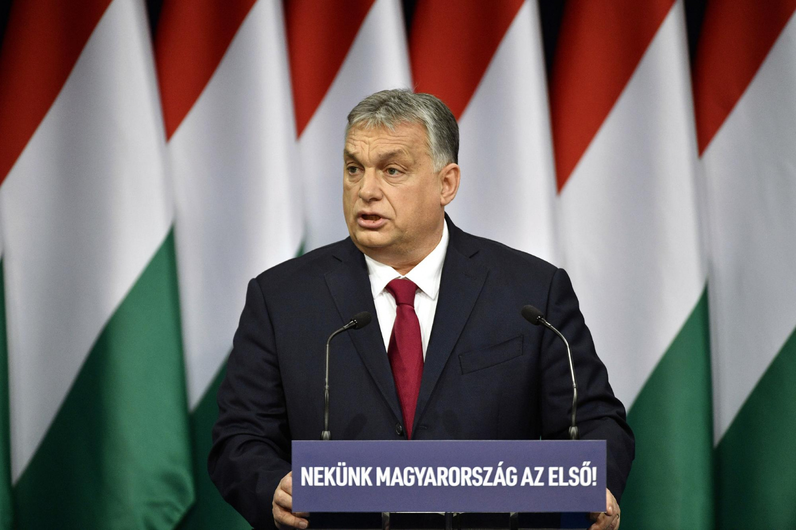 Nem az EU – Orbán és oligarchái sértették meg a magyarokat