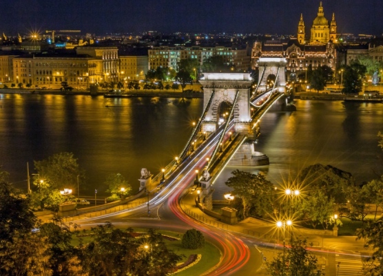 Isten éltessen, gyönyörű Budapestünk!