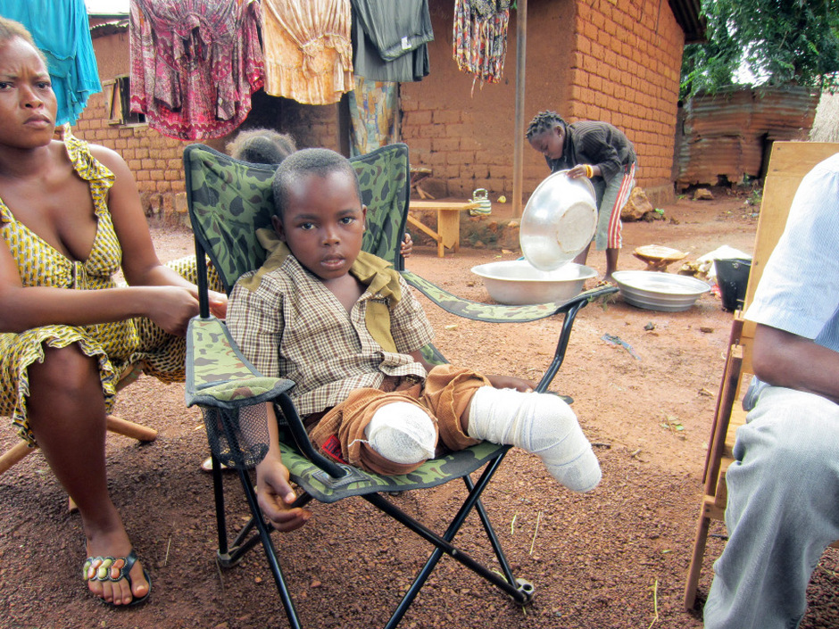 Háborús gyermekek százmilliói szorulnak segítségre