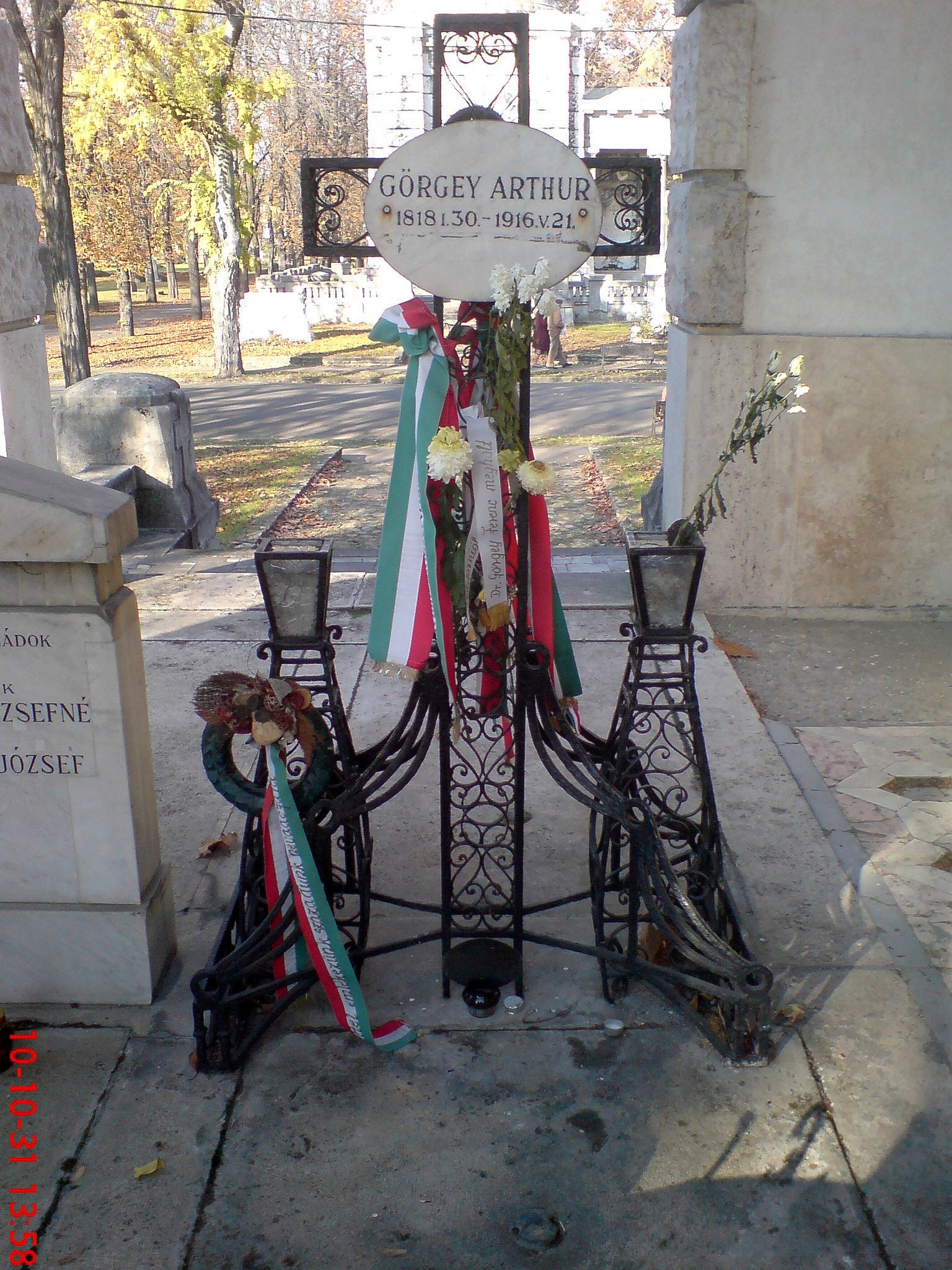 „Árulás” a pálya közeléből