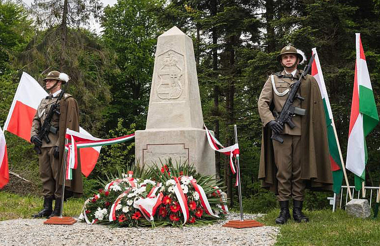 Határkő: Radoszyce (Lengyelország)