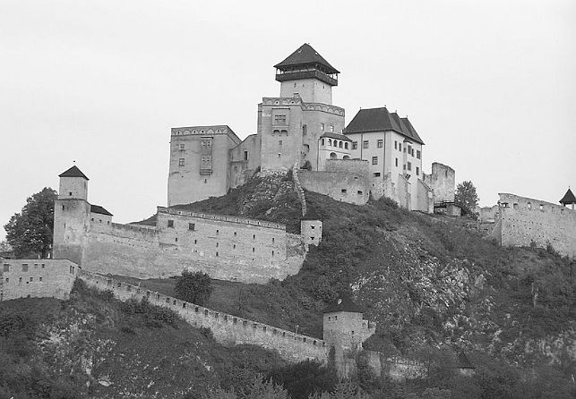 Az újságíró archívumából: Trencsént – Icukának?