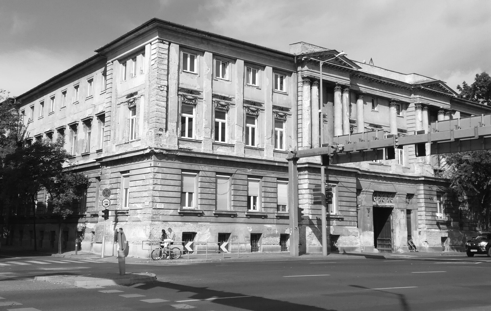 Nem feledjük, harmadszor is megkérdezzük: mi lesz veled, pénzügyi palota? (3.)