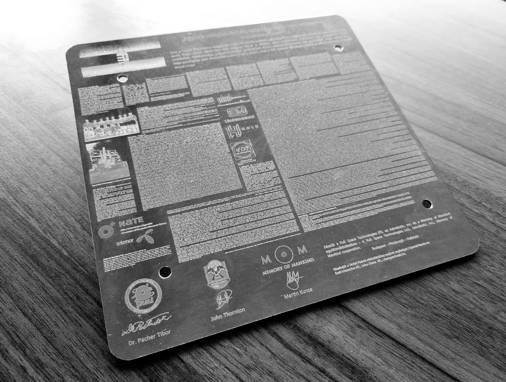 Magyar tudósok emlékét viszi a Vándorsólyom a Holdra