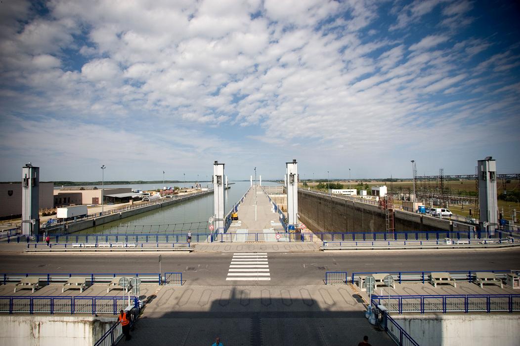 Az újságíró archívumából – Az inga holtponton áll?