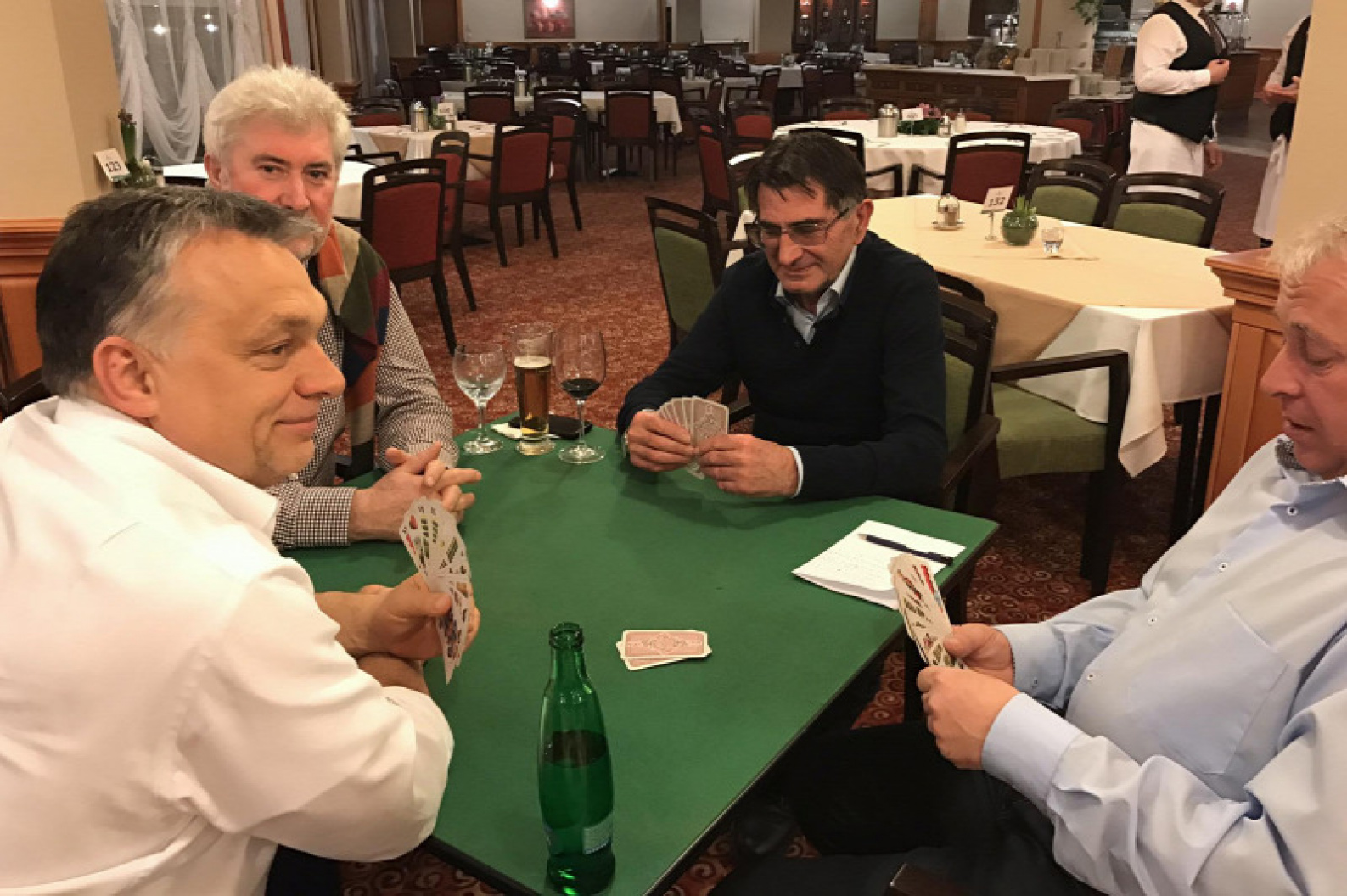 Mit tenne Orbán Viktor az ellenzék helyében?