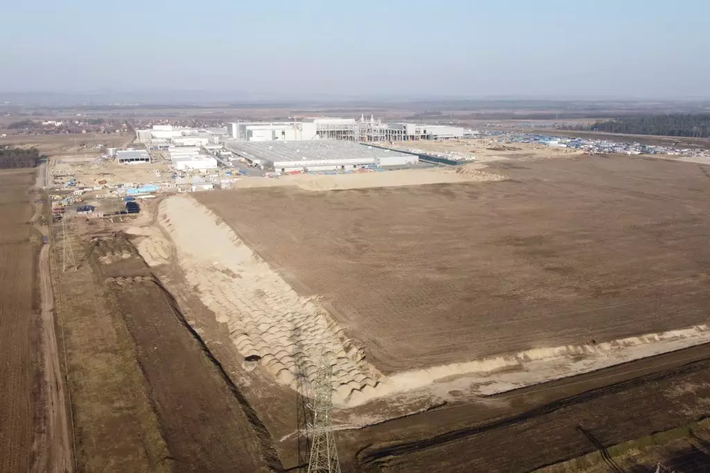 Akkumulátorgyárat Cserókiába?