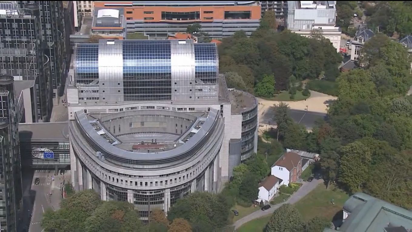 Brüsszel továbbra is vizsgálja a magyar kormány korrupcióellenes vállalásait