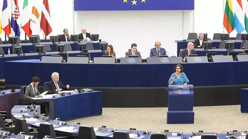 Kleptokráciát épít a Putyin-szövetséges Orbán  – súlyos vádak, parázs vita az Európai Parlamentben