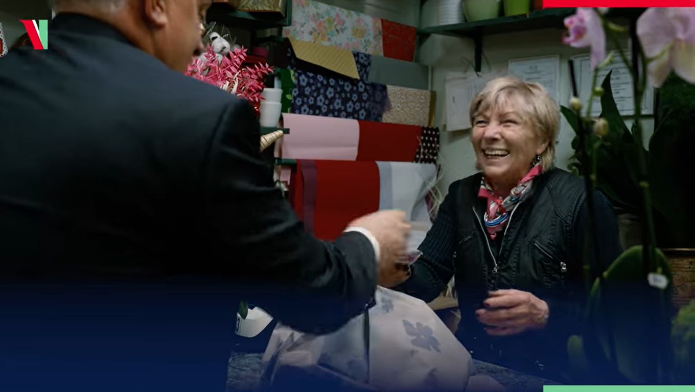 O. Viktor magyar állampolgár hadművelete: adventi koszorút vásárolt