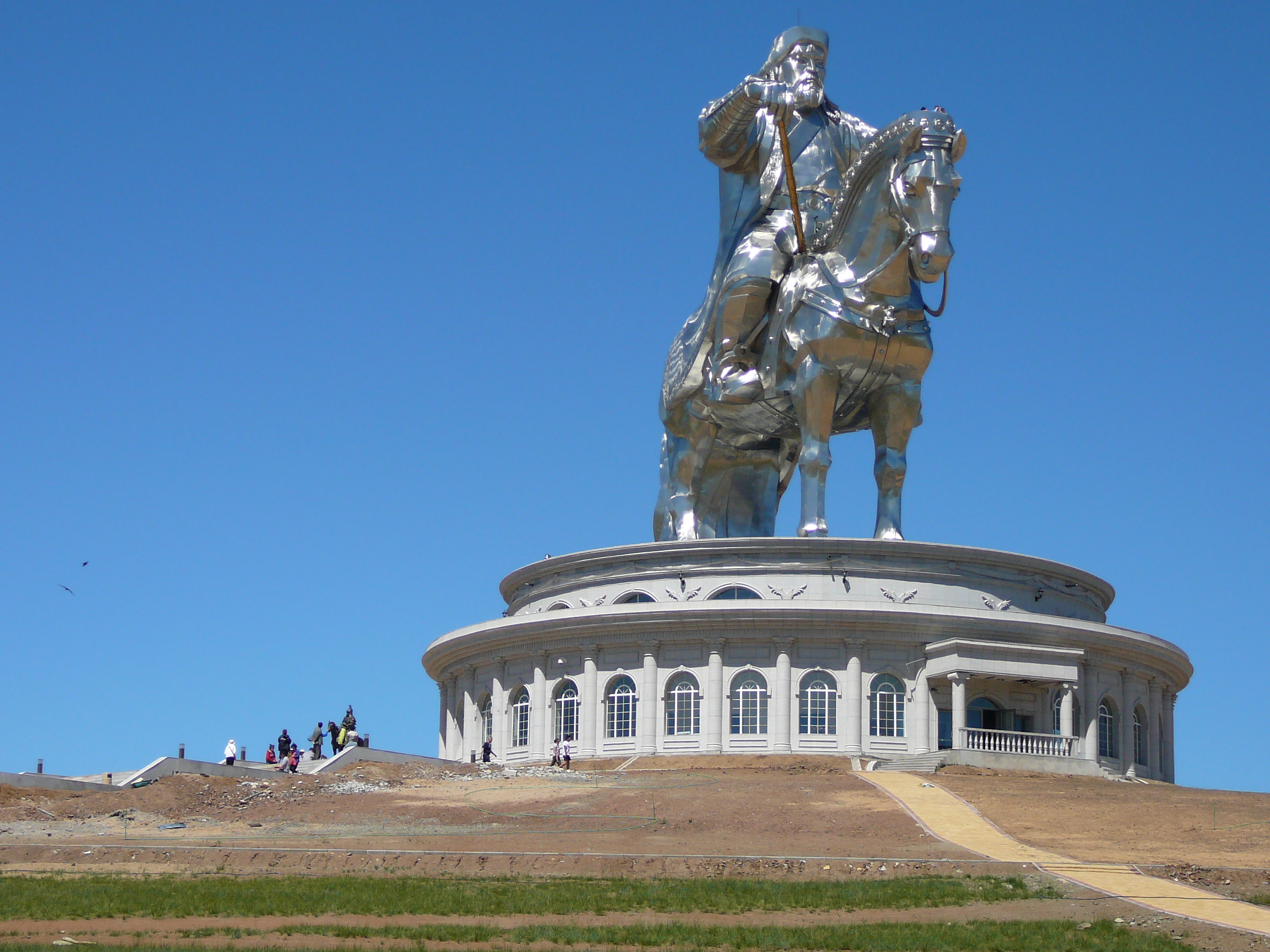 Az újságíró archívumából – „A csapból is Dzsingisz kán folyik”