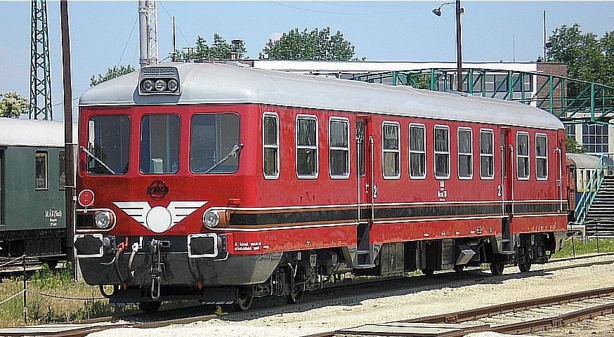 Az újságíró archívumából – a sínről az országútra