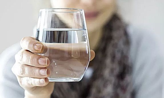 Irgalom atyja, el ne hagyj! Életbe lépett a „vörös kód” – segítenek-e az egyházak?