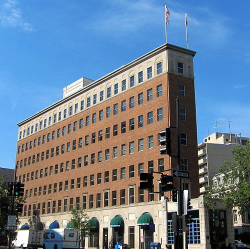 Szól már a vészcsengő: interjú a Freedom House és a Nemzetközi Sajtó Intézet elemzőivel