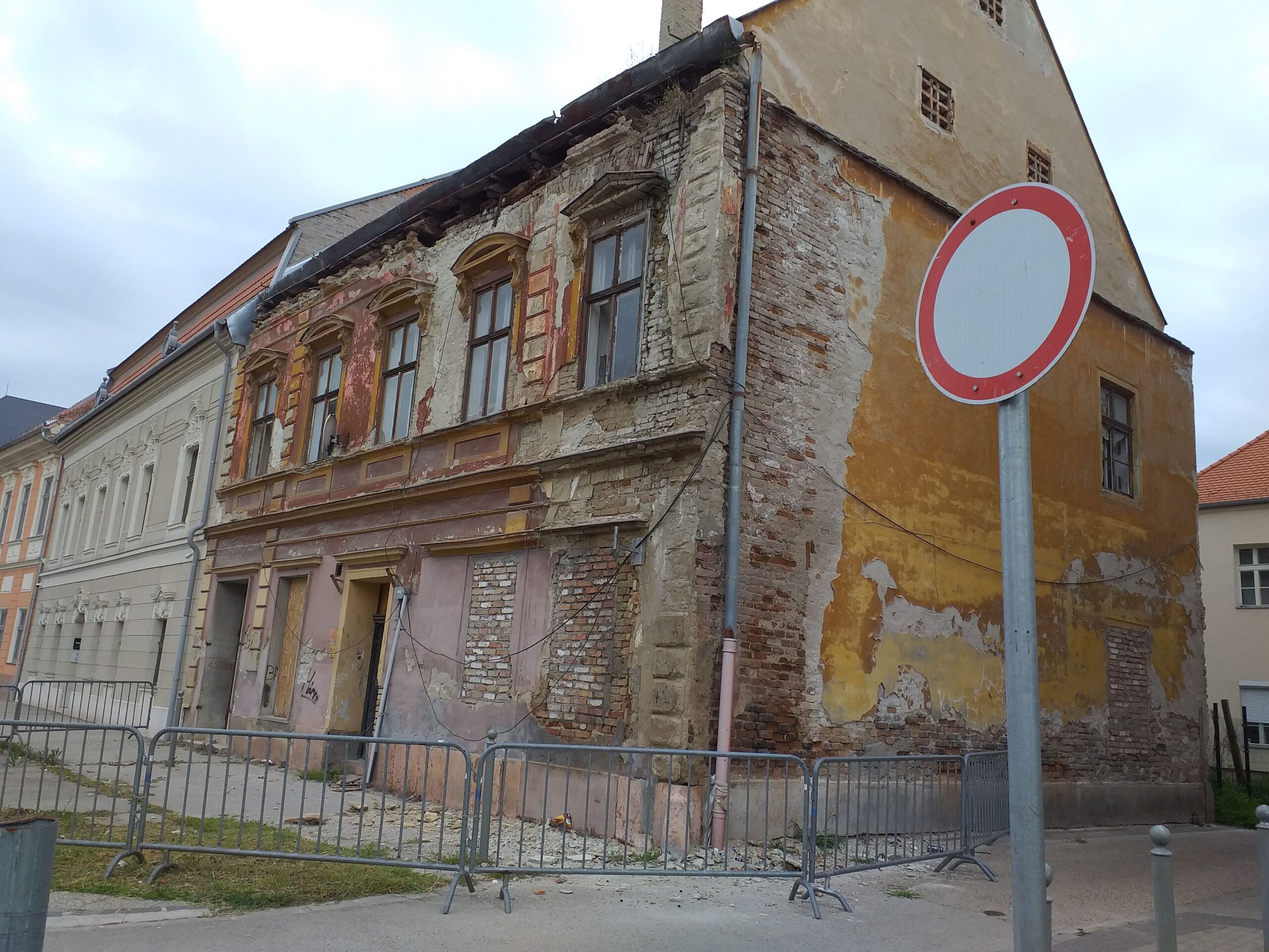 Nem jön válasz a torony alól