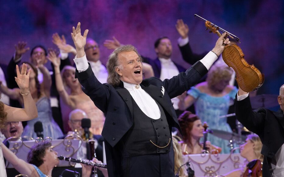 Körülölel a szeretet