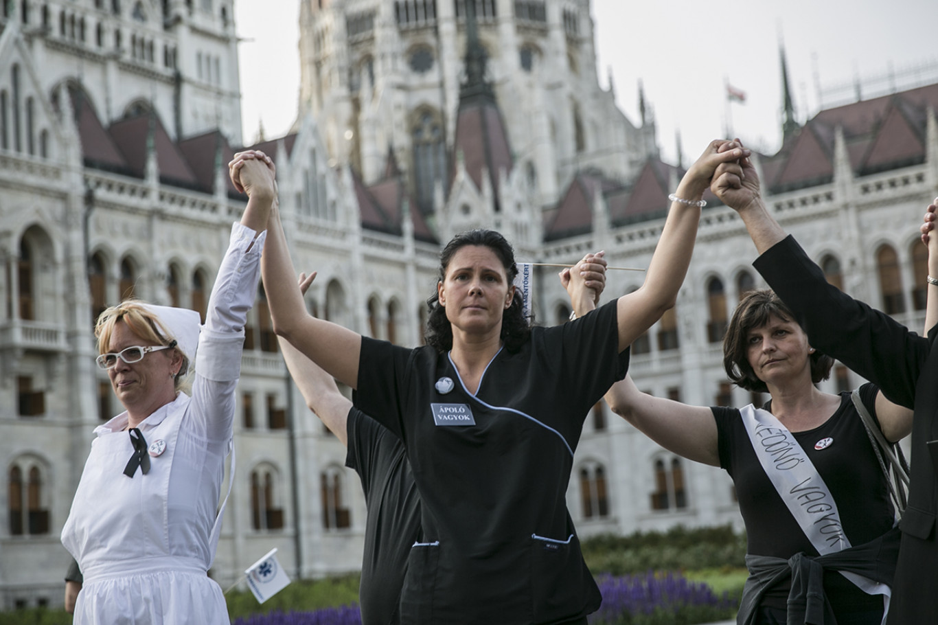 Kinek ellensége a civilszféra?